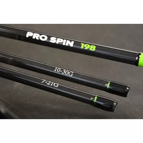 Wizard Pro Spin 2,40m 10-30/15-40gr 1+2 részes pergető bot